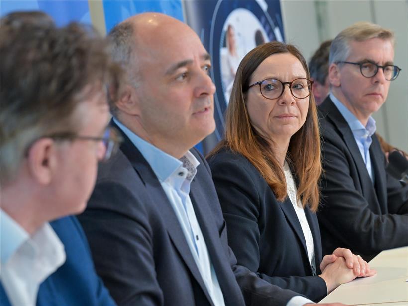 V.l.: Patrick Goldschmidt, Stéphanie Obertin und Léon Gloden