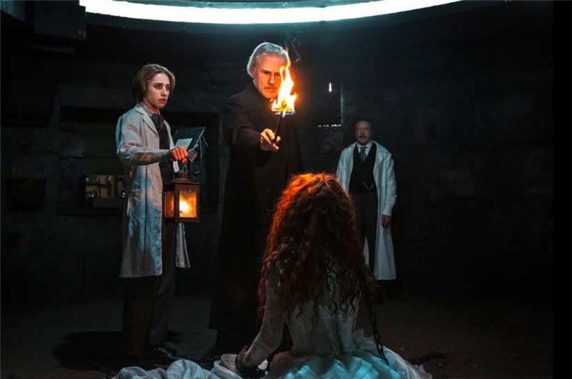 V.l.: Raphael Luce, Christoph Waltz, Guillaume De Tonquédec und Matilda De Angelis in „Dracula: A Love Tale“
