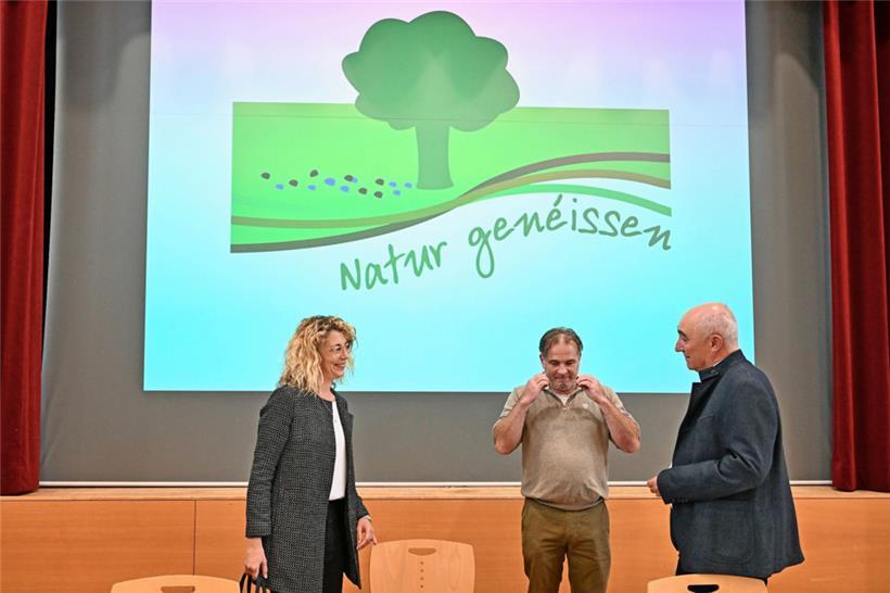 V.l.: Umweltministerin Joëlle Welfring, Sicona-Südwesten-Präsident Georges Liesch und der Strassener Bürgermeister Nico Pundel anlässlich der Unterzeichnung der Konvention
