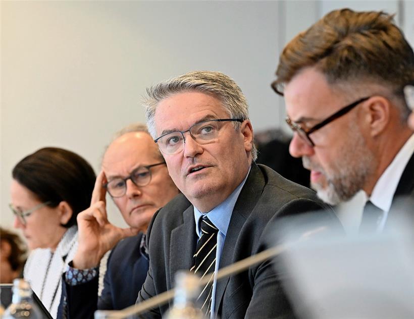 V.l.: Yuriko Backes, Claude Turmes, Mathias Cormann und Franz Fayot
