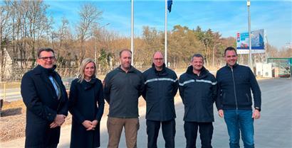 V.l.n.r.: Alain Becker, Innenministerium; Taina Bofferding, Innenministerin; Joé Beckius, HIT-Mitglied; Paul Schroeder, Generaldirektor des CGDIS; Yves Legil, stellvertretender HIT-Gruppenleiter; Bram Krieps, HIT-Gruppenleiter
