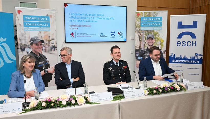 V.l.n.r.: Hauptstadtbürgermeisterin Lydie Polfer, Minister Léon Gloden, Polizeidirektor Pascal Peters und Eschs Bürgermeister Christian Weis

