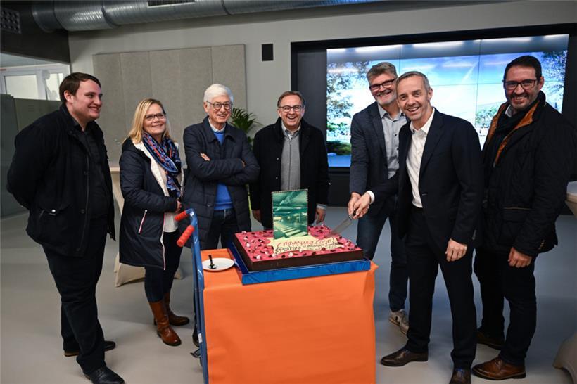 V.l.n.r.: die Gemeinderäte Ben Funck und Cathy Pastoret, die Schöffen Martin Kox...