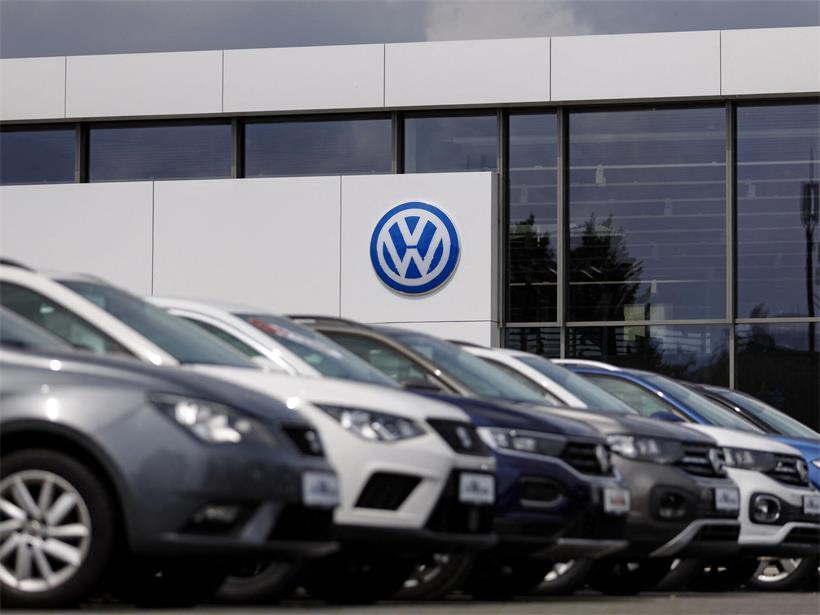 Volkswagen-Autos bei einem Händler in Deutschland: Rückruf betrifft auch Luxemburg
