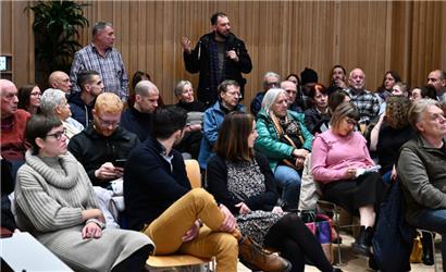 Volles Haus: Dem Ruf des Interessenvereins Bruch waren viele Bürger gefolgt
