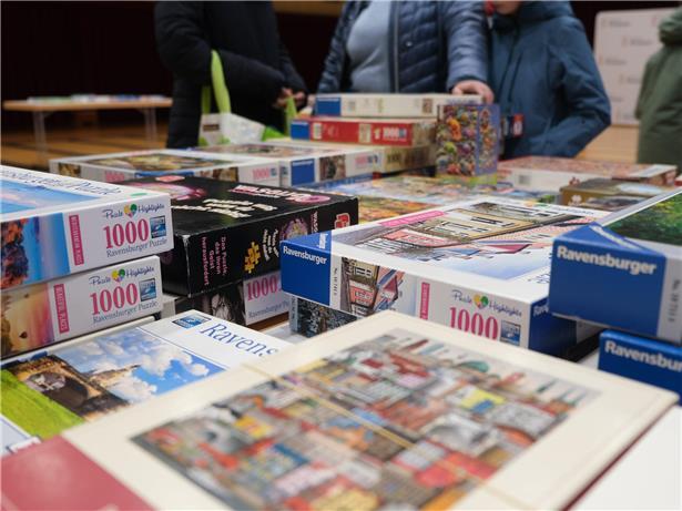 Vollständig erhaltenes Puzzle mit bunten Teilen – nur komplette Puzzles werden getauscht für gemeinsamen Spielspaß