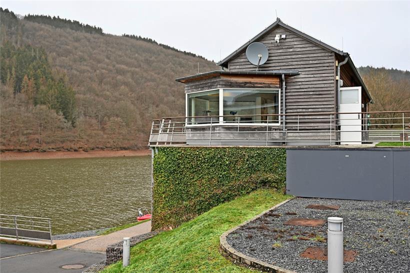 Vom 15. Mai bis 15. September eines jeden Jahres haben jeweils fünf Kollegen von...