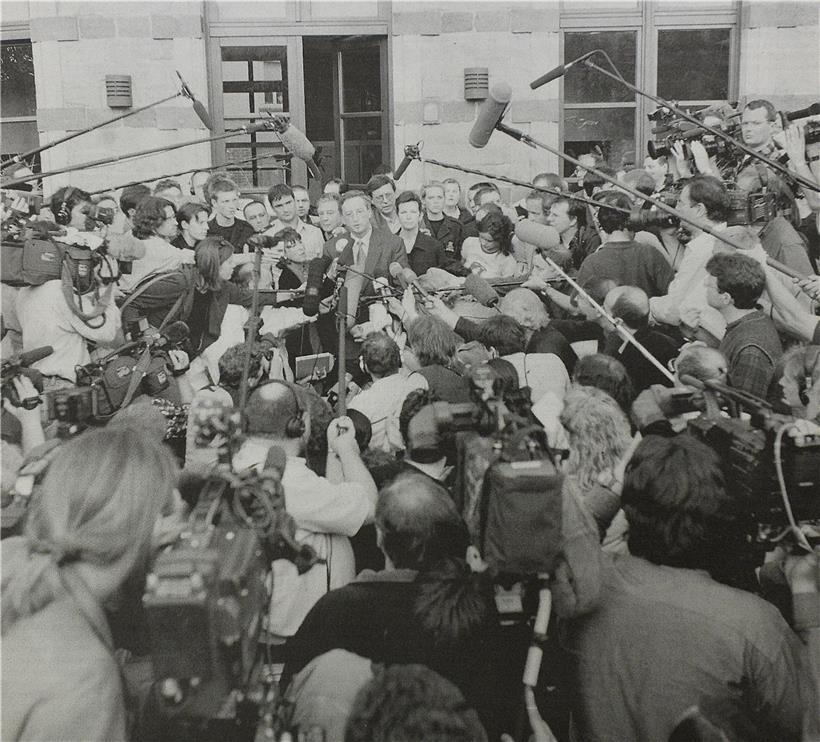 Vom 31. Mai auf den 1. Juni 2000 blickte die ganze Welt auf Wasserbillig. Unzählige Pressevertreter fielen über den Ort an der Mosel ein.
