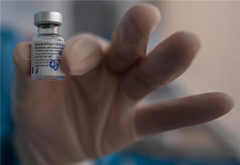 Von AstraZeneca bis Sinovac: Drei unserer Korrespondenten konnten sich bereits impfen lassen – hier erzählen sie von ihren Erfahrungen  
