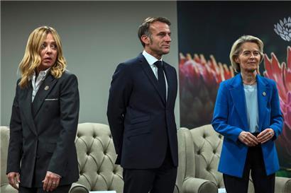 Von Meloni (l.) hängt das Gelingen ab, Macron (m.) lehnt das Abkommen strikt an , von der Leyen (r.) muss taktieren
