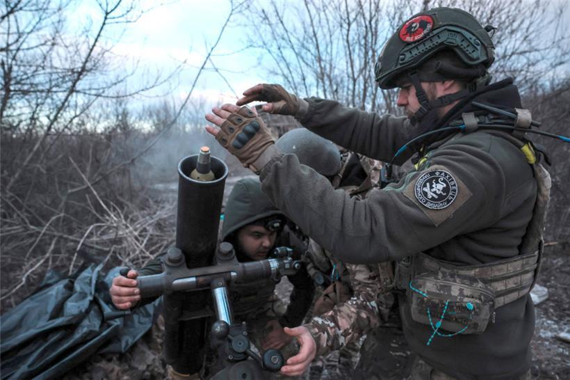 Von Putins Friedenswillen, den Donald Trump in einem Gespräch mit dem russischen Machthaber erkannt haben will, werden diese ukrainische Soldaten noch so bald nichts merken
