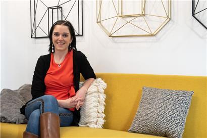 Von der alltäglichen Zusammenarbeit mit Selbstständigen mit Migrationshintergrund weiß die Generaldirektorin von „Touchpoints asbl.“, Fabienne Colling, dass viele von ihnen kein professionelles Bankkonto eröffnen können
