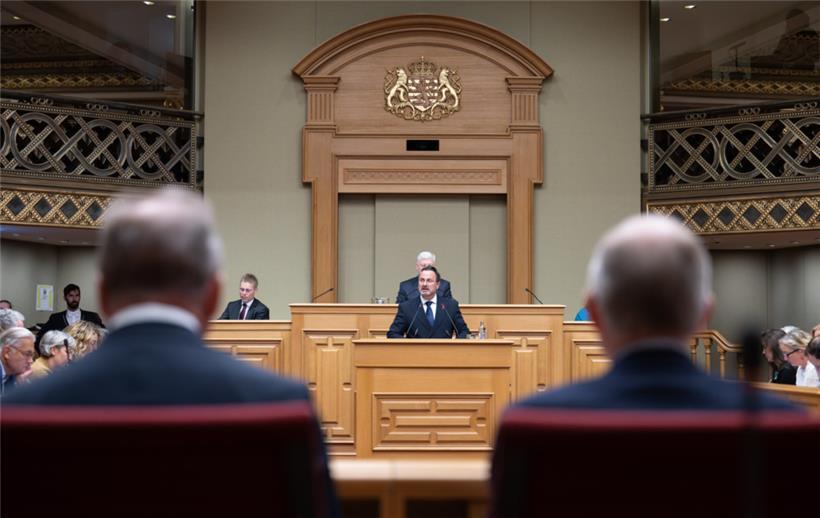 Von ihm wünschen sich manche mehr Klarheit: Außenminister Xavier Bettel bei seiner Rede vor dem Parlament
