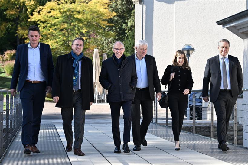 Von links nach rechts: Lex Delles, Xavier Bettel, Luc Frieden, Claude Wiseler, Elisabeth Margue, Claude Meisch 
