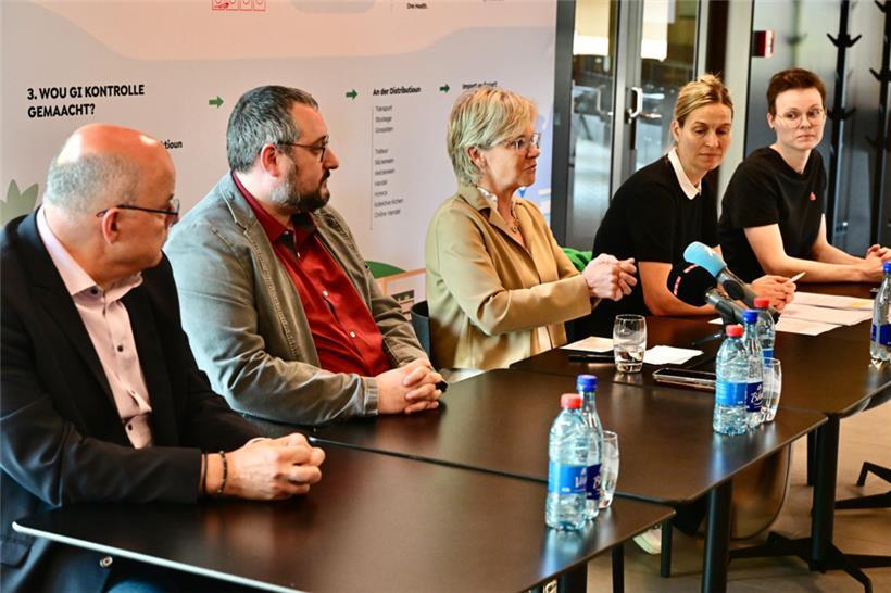 Von links nach rechts: Marc Spautz, Sasha André, Martine Hansen, Caroline Merten, Jeanne Wirtz
