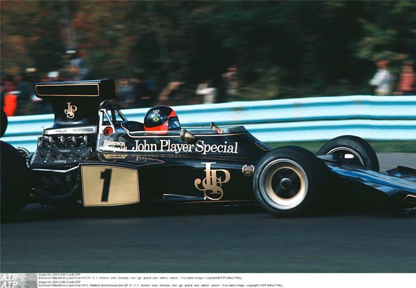Vor 50 Jahren: Emerson Fittipaldi mit dem schwarz-goldenen JPS-Lotus 72 der Jahre 1972 und 1973 (ATP-Arthur Thill)
