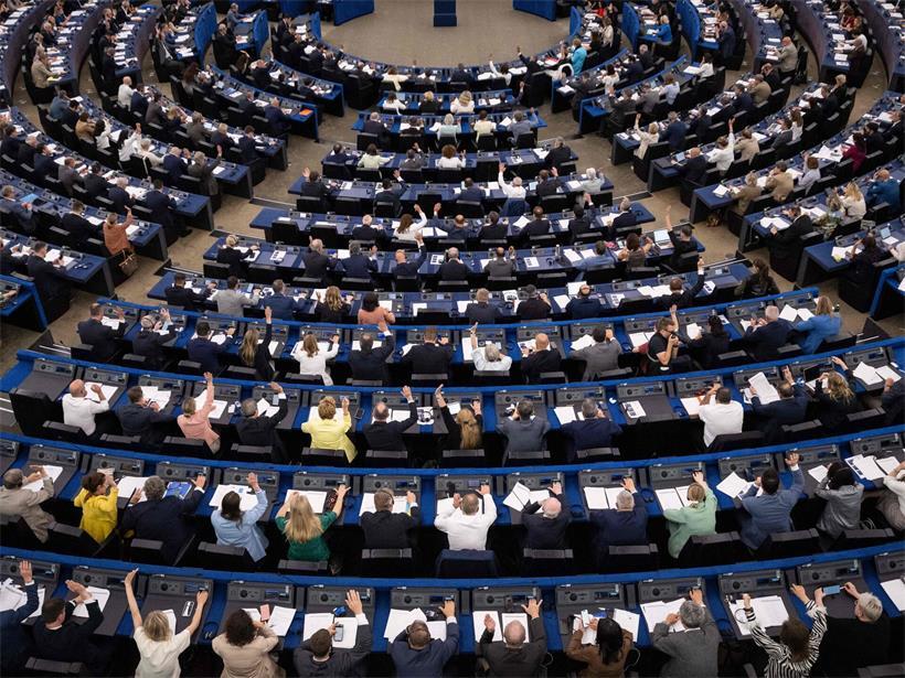 Konservative und Rechtsextreme unterstützen lockere EU-Regeln für Gentechnik-Anwendung in der Landwirtschaft