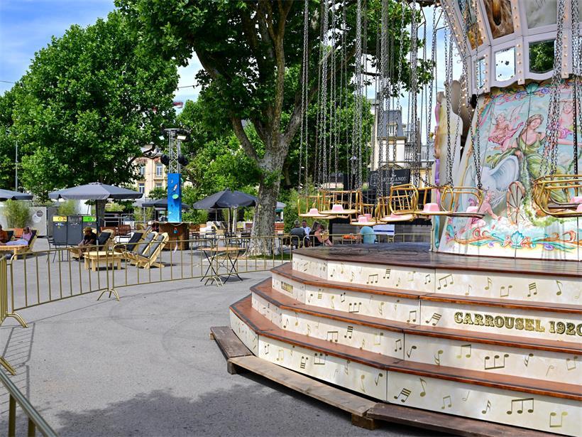 Cocktails, Kettenkarussell und ein Blick über das Petrusstal: „Summer op der Gëlle Fra“ ist zurück