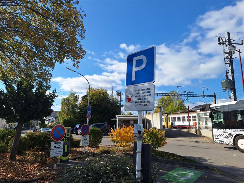 Vor dem Bahnhof in Nörtzingen gibt es nur wenige Parkplätze. „Park and Ride“ wird hier nicht mehr möglich sein.
