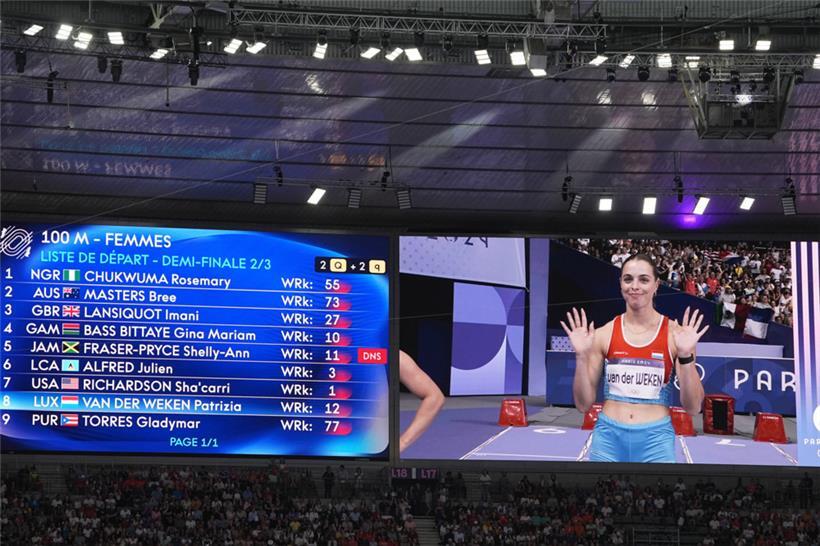 Vor dem Start winkte die Luxemburgerin in die Kameras