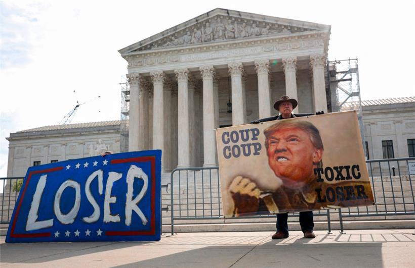 Vor dem Supreme Court in Washington gibt es eine einhellige Meinung zu Donald Trump
