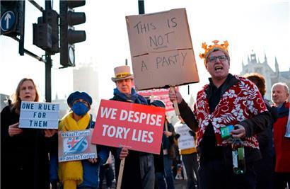 Vor dem Unterhaus hatten sich diese Woche Demonstranten gegen Johnson versammelt
