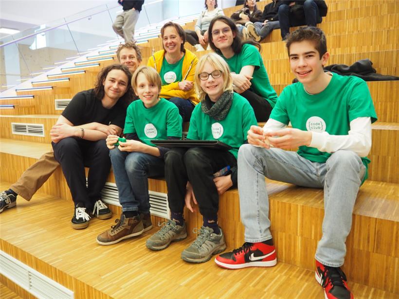 Vor dem Wettbewerb herrscht im Team eine Mischung aus Aufregung und Vorfreude   
