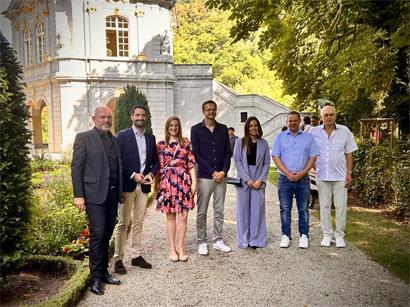 Vor dem renovierten Rokoko-Pavillon in Echternach (v.l.): INPA-Direktor Patrick Sanavia, Kulturminister Eric Thill, Bürgermeisterin Carole Hartmann, INPA-Architekt Gilles Surkijn, Architektin Marion Walté sowie die Schöffen Ben Scheuer und Jean-Claude Strasser