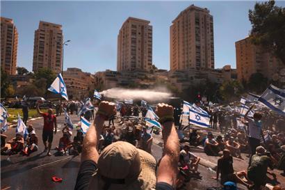 Vor der Knesset kam es zu massiven Protesten 
