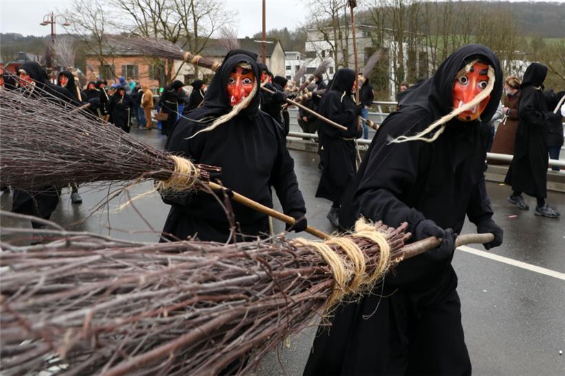 Vor diesen Hexen dürfte sich sogar Corona fürchten