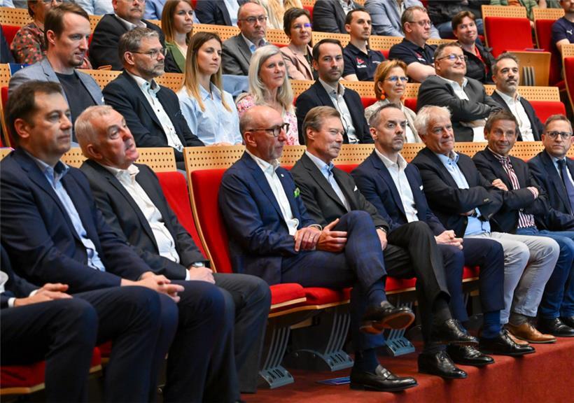 Vor einem vollen Amphitheater der Coque und Großherzog Henri wurde das neue „Concept intégré“ des COSL vorgestellt
