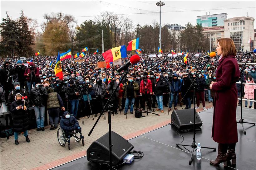 Vor etwas mehr als zwei Wochen nahm Maia Sandu an einer Kundgebung gegen die Regierung teil
