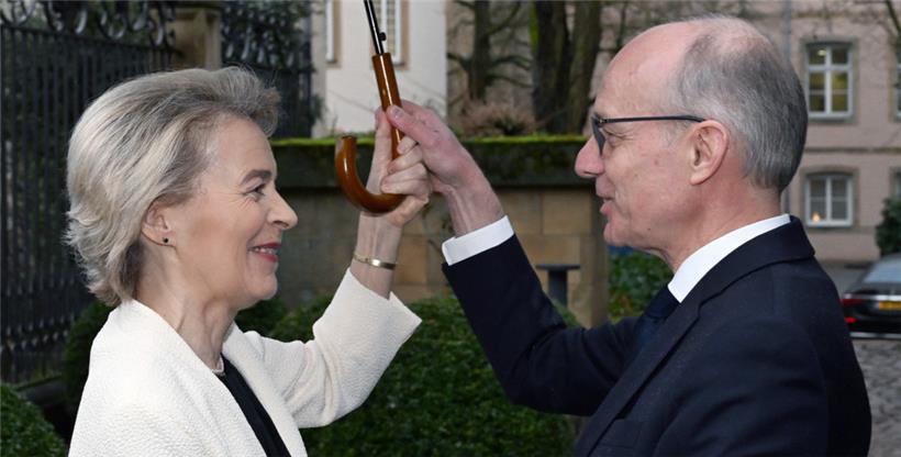 Vor ihrem Termin beim EuGH hatte die EU-Kommissionspräsidentin Ursula von der Leyen ein Gespräch mit dem luxemburgischen Premierminister Luc Frieden

