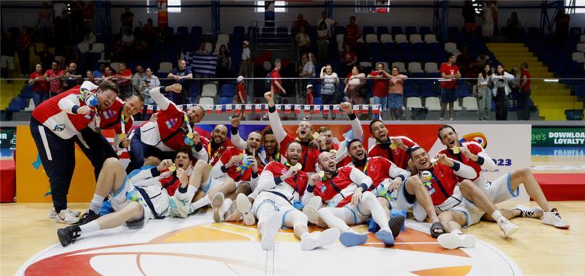 Vor zwei Jahren gewannen Thomas Grün (hinten, rechts) und die FLBB-Herren das er...