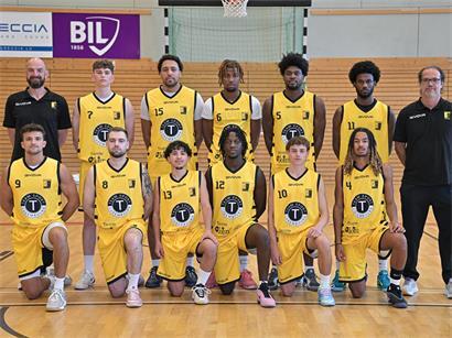 Vordere Reihe (v.l.): Davide Grün, Pol Ferrante, Jamie Zuang, Sandro Sanches Gomes Barros, Lex Lahure, Mathys Ntemo; hintere Reihe (v.l.): Luc Loesch (Assistant-Coach), Max Hagen, Christian Parker, Sandro Sanches Gomes Junior, Gerald Drumgoole, Marcos Coreira Morara, Eric Bettini (Coach)