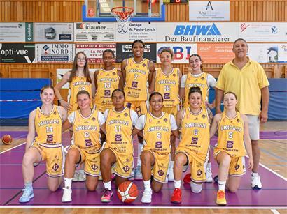 Vordere Reihe (v.l.): Jil Gloden, Julie Mangen, Treysha Boayue, Chiara Rasolofo, Dezz Ramos, Justine Strauel; hintere Reihe (v.l.n.r.): Kyra Schanck, Ayianna Goncalves, Brooke Flowers, Kayla Missavage, Marie Stoffel, Paul Missavage (Coach)