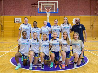 Vordere Reihe (v.l.): Lou-Andréa Foutey Fonkam, Lou Biver, Chiara Giorgio, Lena Hodzic, Mia Lieffrig, Lara Corron; hintere Reihe (v.l.): Cerie Mosgrove, Da‘Ja Green, Anne Meyers, Lara Graglia, Abby Niehues, João Guerra (Coach)