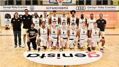 Vordere Reihe (v.l.n.r.): Fabian Agbodenou, Ivan Delgado, Uros Malesevic, Noah Jeitz, Len Guedes, Nils Schroeder, Davide Grün; hintere Reihe (v.l.n.r.): Christophe Ney (Coach), Kevin Steenberge (Assistant-Coach), Jimmie Taylor, Christopher Jack, Finn Reisdorffer, Joe Kalmes, Mekhi Long, Denell Stephens, Cédric Hanus (Physiotherapeut), Cliff Schroeder (Team-Manager)
