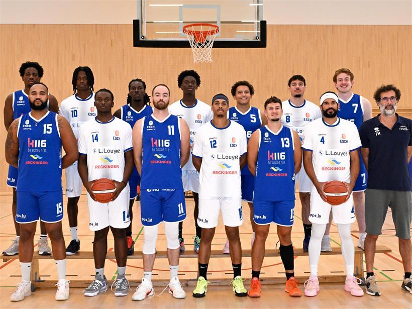 Vordere Reihe (v.l.n.r.): Jeffry Monteiro, Emmanuel Jesus Frederico, Clancy Rugg, Denilson Ramos, Damien Thill, Jordan Hicks, Franck Mériguet (Coach); hintere Reihe (v.l.n.r.): Noah Kouamedjouo, Melvin Pereira Furtado, Benjamin Muller, Kevin Kelechi Nnganyadi, Felix Jenn, Corentin Cornu, Quinn Nelson