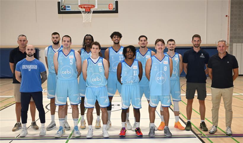 Vordere Reihe (v.l.n.r.): Jules Fort (Physiotherapeut), Fran Jarnjak, Maurice Grivet, Noé Bovery, Clark Slajchert; hintere Reihe (v.l.n.r.): Dragan Stipanovic (Coach), Filip Vranjes, Victor Shungu Bonga, Brendan Bailey, Selmin Muric, Tom Schomer, Filip Dukic (Assistant-Coach), Mike Thill (Präsident)
