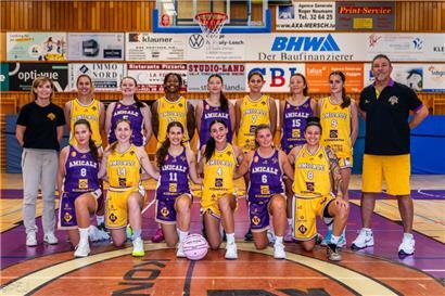 Vordere Reihe (v.l.n.r.): Marie Weiten, Jil Gloden, Lara Lepage, Marie Stoffel, Julie Mangen, Dezz Ramos; hintere Reihe (v.l.n.r.): Danièle Adam (Team-Manager), Mandy Geniets, Sarah Gruskovnjak, Ace Harrison, KJ Missavage, Kendra Leveling, Kayla Missavage, Lily Wittwer, Paul Missavage (Coach)
