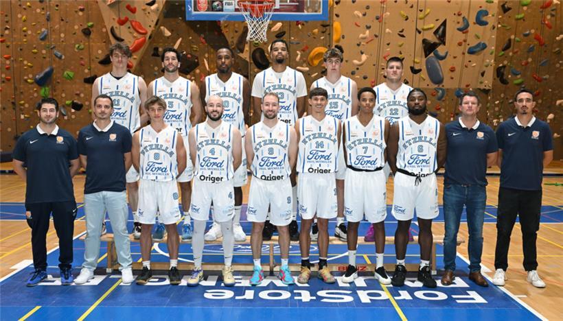 Vordere Reihe (v.l.n.r.): Paul Schiltz (Physiotherapeut), Dominique Benseghir (Assistant-Coach), Noah Wolter, Philippe Gutenkauf, Frédéric Gutenkauf, Lou Clees, Marvin Delgado, Adrian Delph, Gavin Love (Coach), Thierry Kremer (Assistant-Coach); hintere Reihe (v.l.n.r.): Eric Zenners, Thierry Schaaf, Billy McDaniel, Nick Davis, Sam Schaaf, Thomas Henkel
