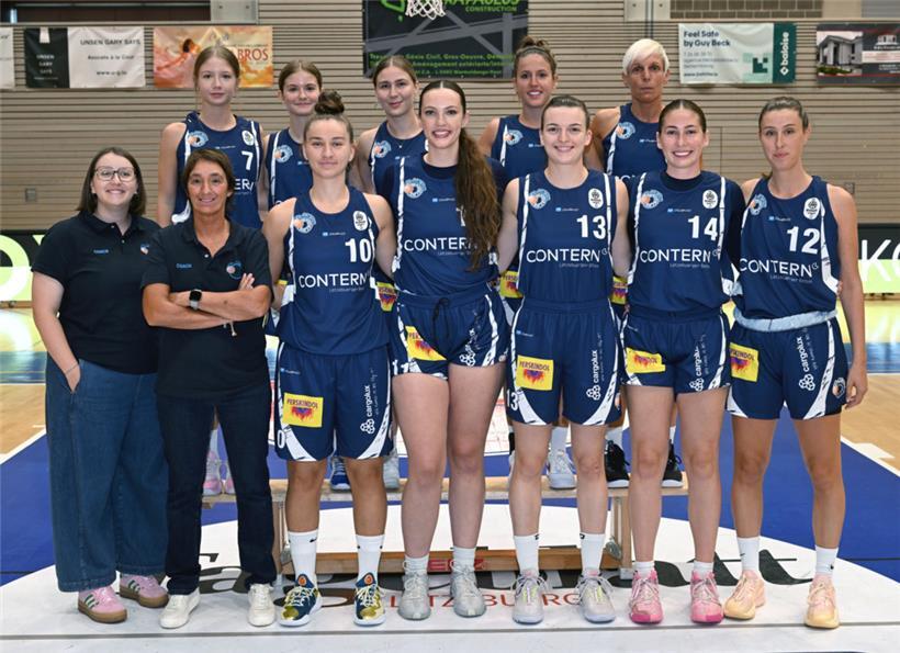 Vordere Reihe (v.l.n.r.): Sophie Grivet (Assistant-Coach), Fabienne Fuger (Caoch), Esmeralda Skrijelj, Caileigh Walsh, Claire Lavandier, Stefanie Kulesza, Jil Heck; hintere Reihe (v.l.n.r.):  Lou Alliaume, Joyce Alliaume, Charlie Bidinger, Lou Mathieu, Ani Petrova
