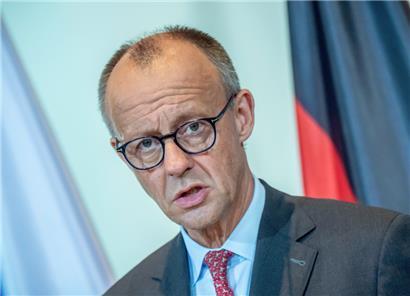 Vorerst werden keine weiteren Ausfuhren von Rüstungsgütern genehmigt, die im Gaza-Krieg zum Einsatz kommen könnten, kündigte Bundeskanzler Friedrich Merz an
