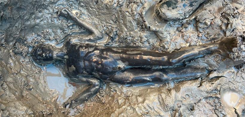 Votivgabe in Fundlage während Ausgrabungen nahe San Casciano dei Bagni
