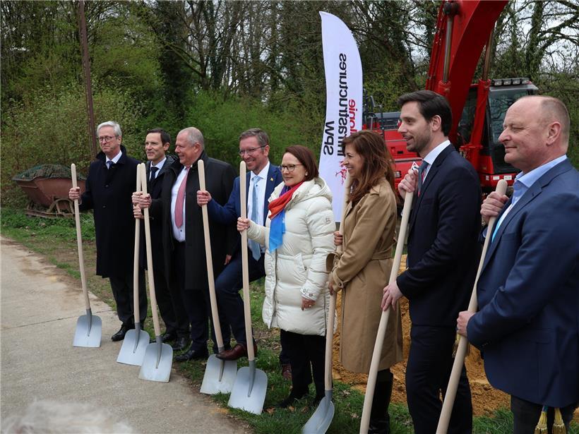 Gruppenfoto von sechs Personen, darunter Daniel Wirth, Sammy Wagner, Anne Calteux, Yuriko Backes, François Desquesnes und Vincent Magnus.