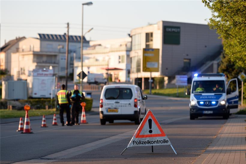 Während der Fußball-EM wird es verstärkte Grenzkontrollen geben
