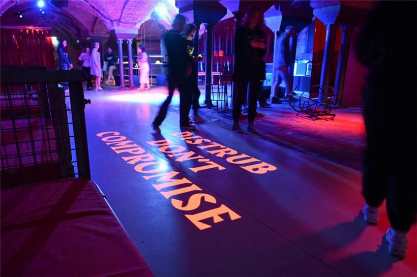 Während sich die Documenta zum Publikumserfolg entwickelt, beschäftigt der Antisemitismus-Eklat weiter die Verantwortlichen
