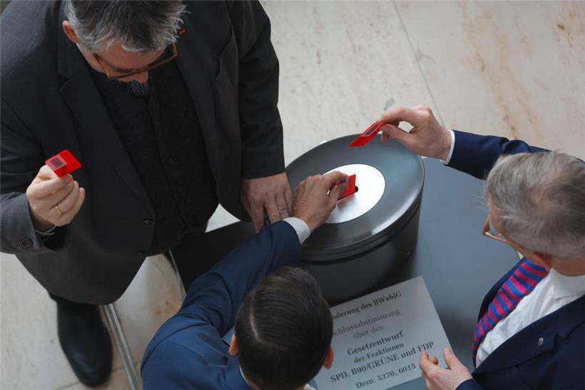 Wahlvorgang im deutschen Bundestag: Wird zu wenig im deutschen Parlament gearbeitet?
