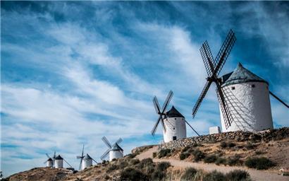 Waren Sie im Urlaub? Zum Beispiel im zentralspanischen Consuegra? Dem Statec nicht zu antworten, kann schnell zum Kampf gegen Windmühlen werden.

